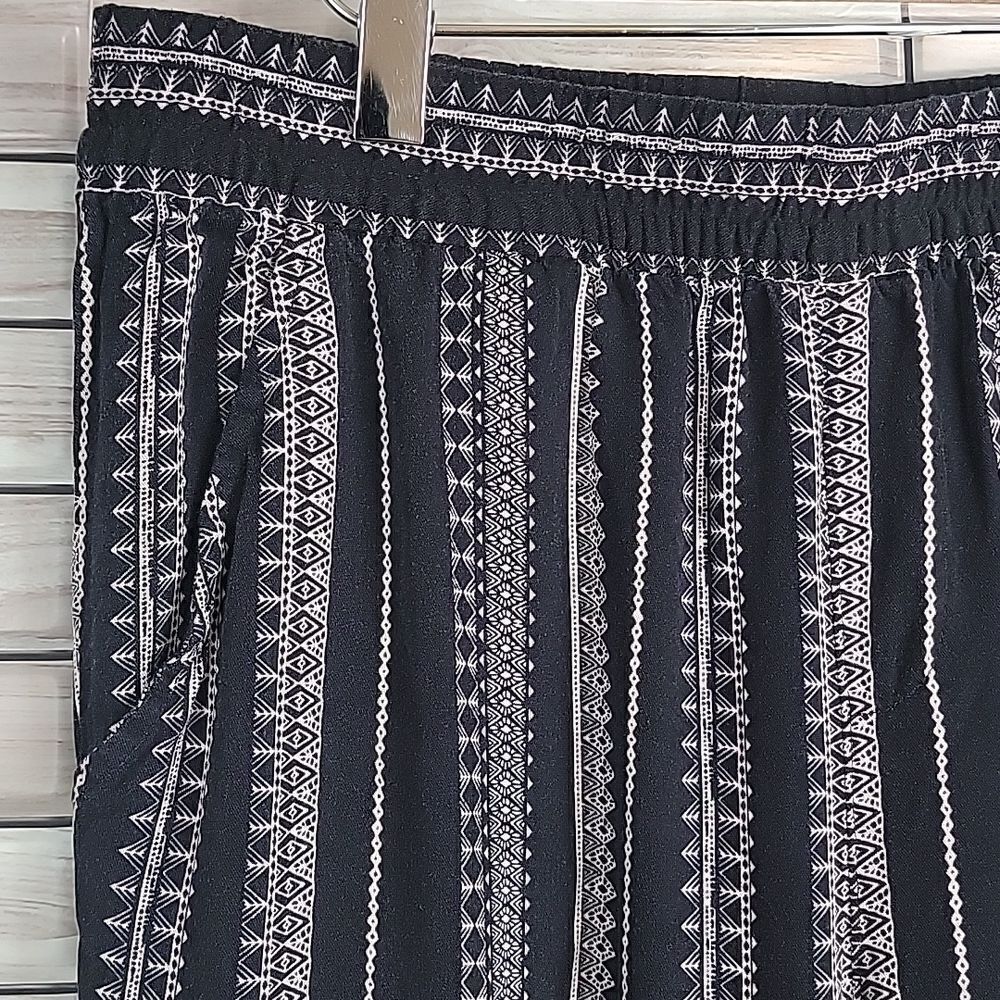 Jessica Simpson pull-on pants Size S - Picture 4 of 12